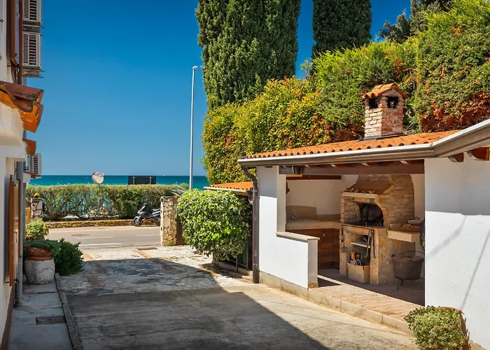 House - Sea Breeze Vikendica *